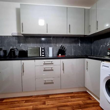 1 Bed Flat With Free Parking In E13 Appartement Londen Buitenkant foto