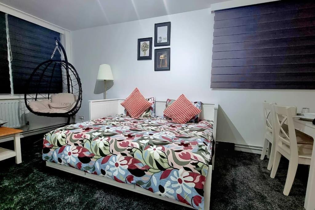 1 Bed Flat With Free Parking In E13 Appartement Londen Buitenkant foto