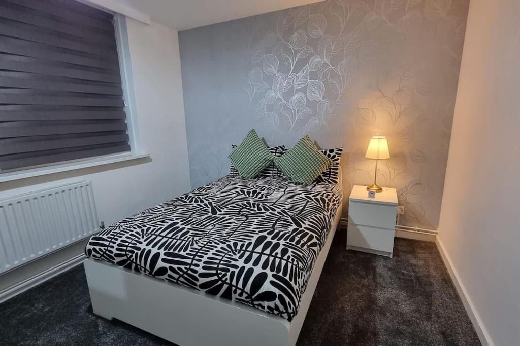 1 Bed Flat With Free Parking In E13 Appartement Londen Buitenkant foto