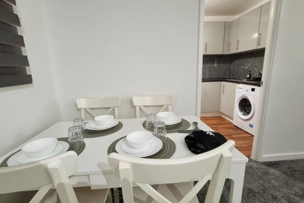 1 Bed Flat With Free Parking In E13 Appartement Londen Buitenkant foto