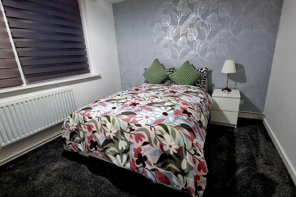 1 Bed Flat With Free Parking In E13 Appartement Londen Buitenkant foto