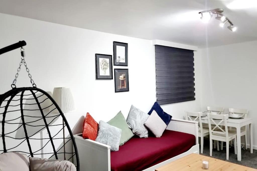 1 Bed Flat With Free Parking In E13 Appartement Londen Buitenkant foto